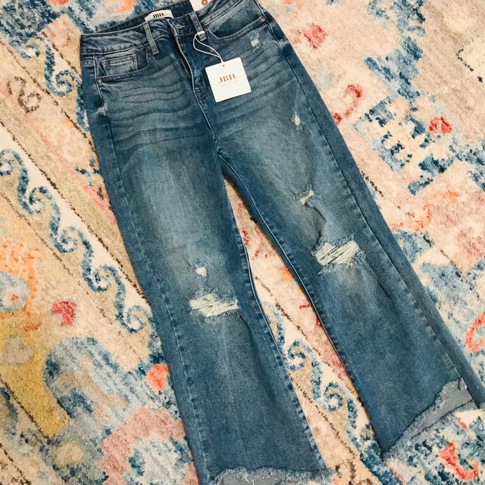 Boutique flare crops